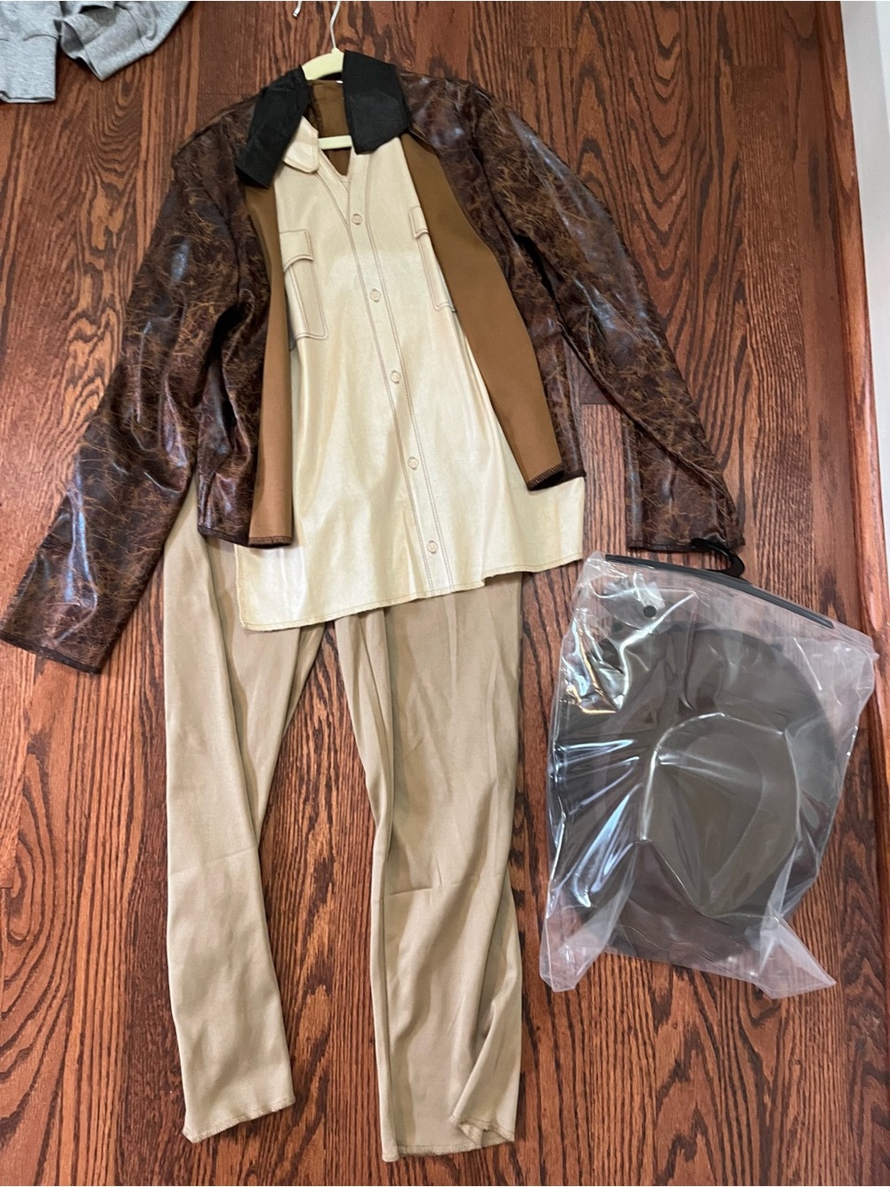 Youth large Indiana jones costume.